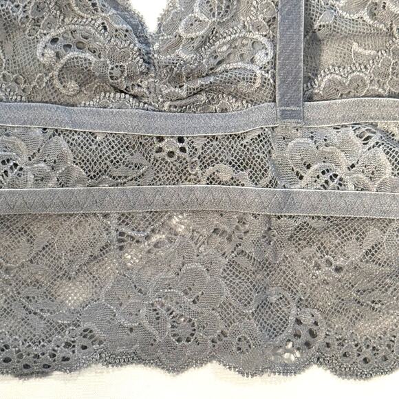 Two Victoria's Secret PINK Lace Bralettes Gray and Purple Size Medium - Picture 11 of 16